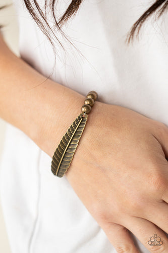 Featherlight Fashion - Brass -Paparazzi